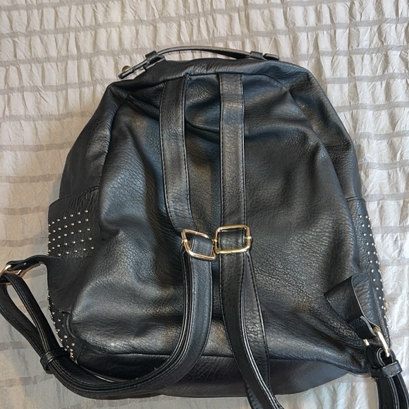Backpack - Picture 2 of 4